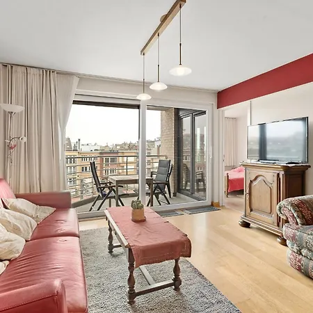 Flat With Terrace & Play Area Appartement